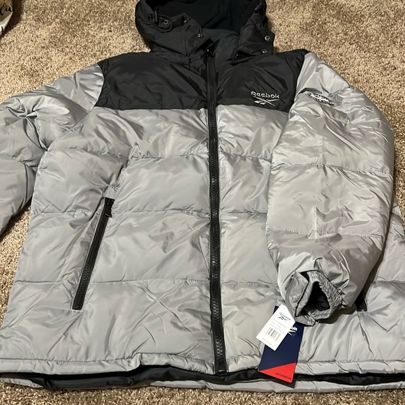 PRICE DROP🔥🔥NWT Reebok coat.  Size XL. Black/grey. - Picture 1 of 5